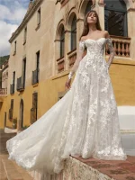 Pronovias-eulaly-1.jpg