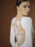 Elisabetta-Franchi-Pronovias-hedy_e